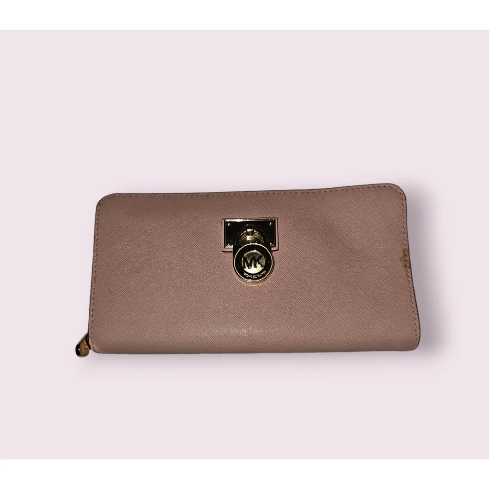Michael Kors Pink Wallet